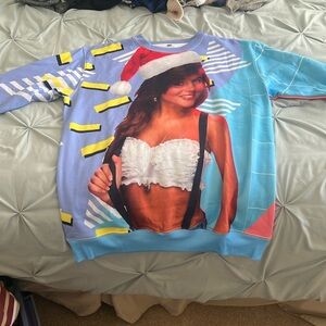 Kelly Kapowski xmas sweatshirt
Men’s size small, runs large
